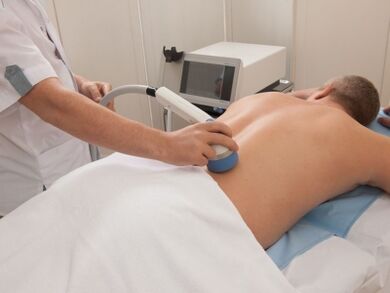 Osteokondrosi torazikorako fisioterapia egiteak mina eta hantura arintzen ditu